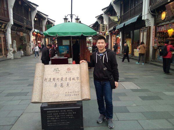 欢乐猪Zhongzq.jpg